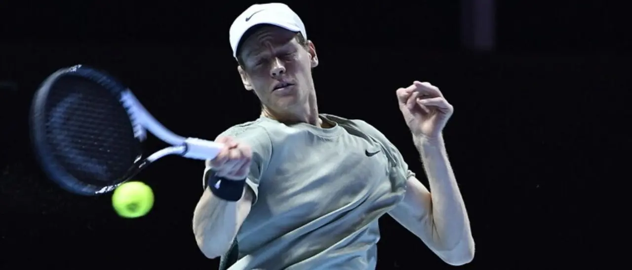 Six Kings Slam, Sinner vince (ancora) contro Djokovic e vola in finale nel torneo in Arabia Saudita