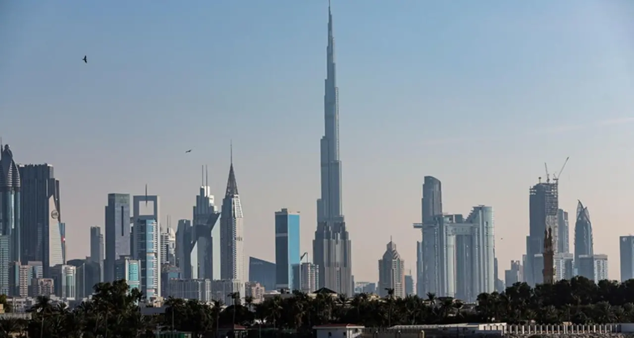 Dubai e Abu Dhabi, dal deserto al futuro: così il Golfo ridisegna gli equilibri globali\n