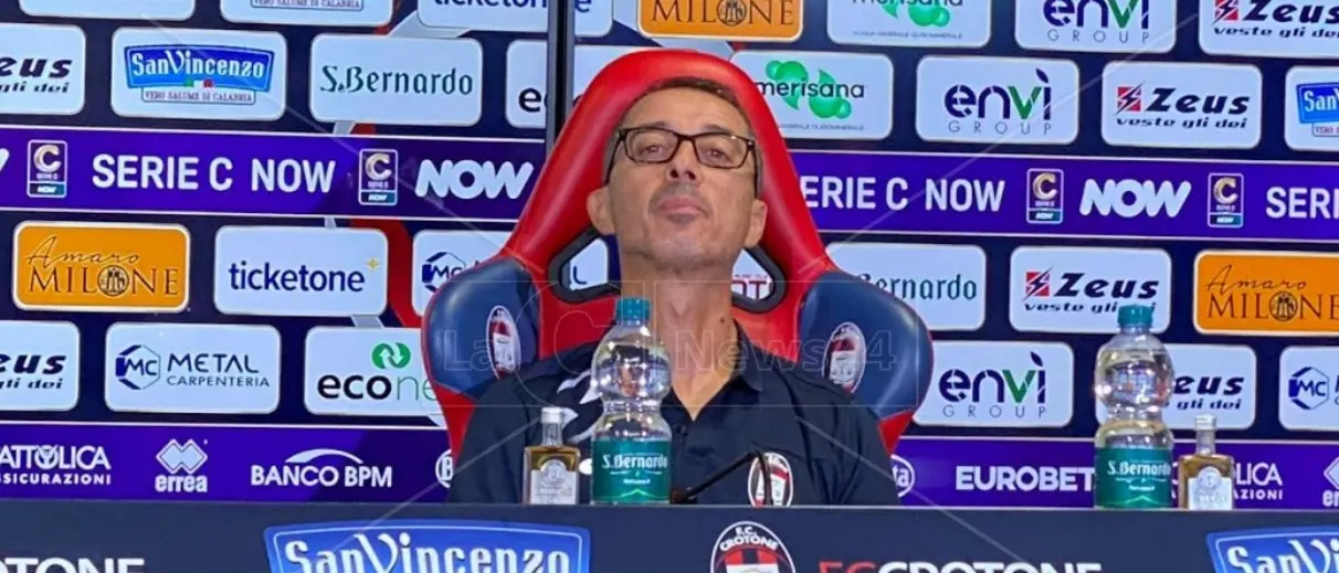 Crotone pronto alla sfida contro Taranto, mister Longo: «Dobbiamo essere consapevoli di poter vincere contro chiunque»