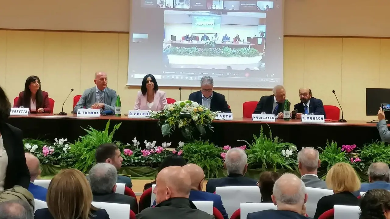 Il percorso di studi biomedico, partito in Calabria, diventa “modello”. Princi: «Facciamo scuola a tutta Italia»