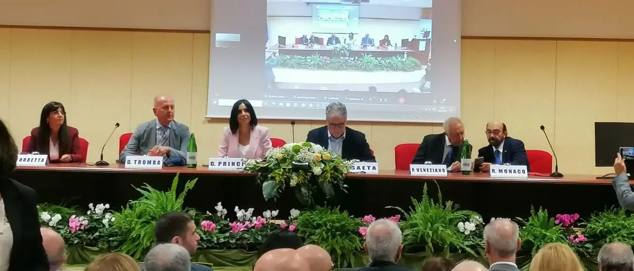 Il percorso di studi biomedico, partito in Calabria, diventa “modello”. Princi: «Facciamo scuola a tutta Italia»