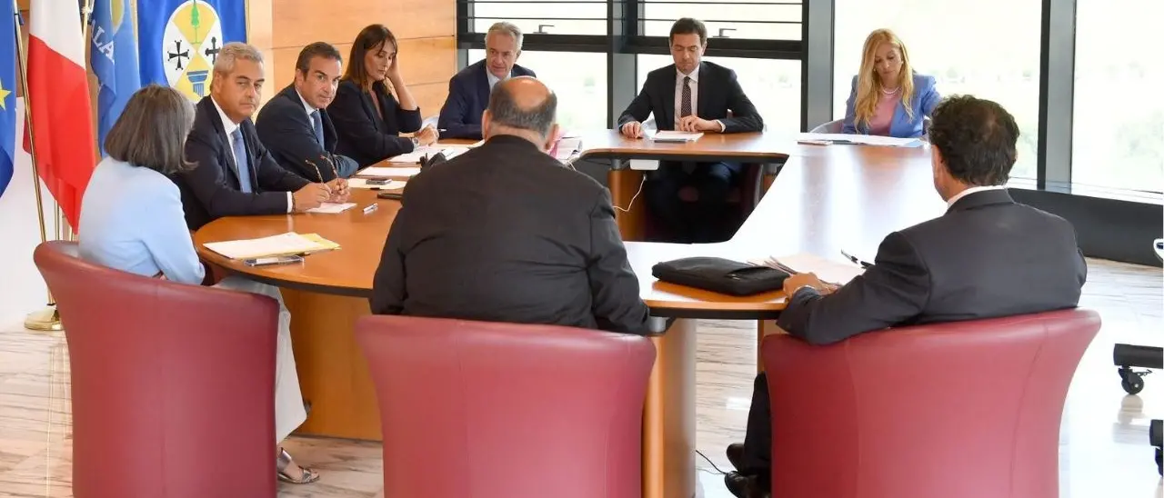 Regione Calabria: ok della Giunta a provvedimenti su regolarità amministrativa, Tis, mobilità sostenibile e invecchiamento attivo