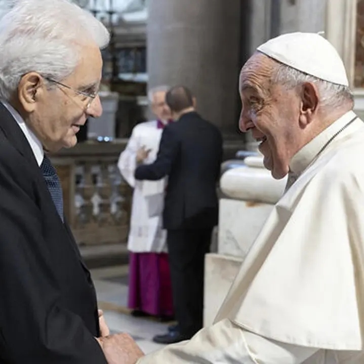 Papa Francesco proclama 14 nuovi Santi, alla messa in Piazza San Pietro anche il Presidente Mattarella