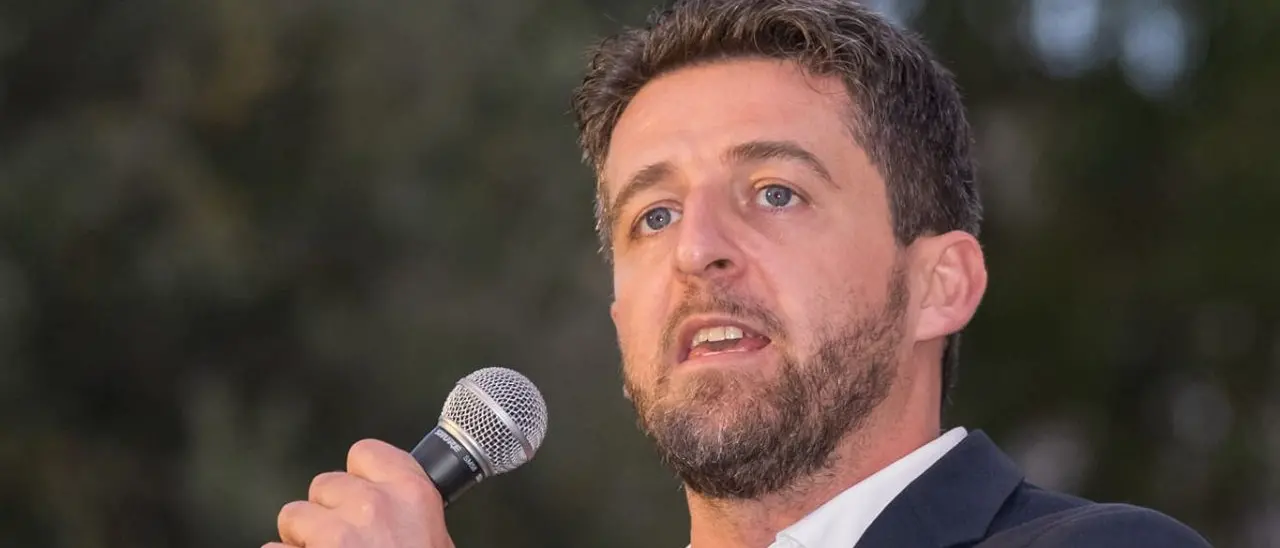 L’affondo del sindaco di Corigliano Rossano Stasi: «Il centrodestra pensa di governare la Calabria con i reel sui social»\n