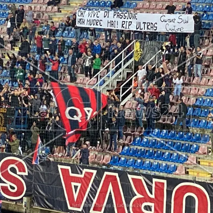 Il Crotone si riscatta con Tumminello: allo Scida (e sotto la pioggia) vince 2 a 1 contro il Taranto