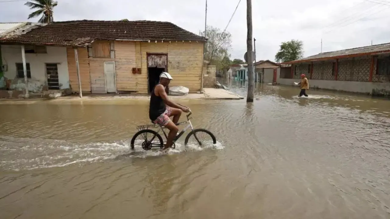 L’uragano Oscar arriva a Cuba mentre proseguono i black out programmati