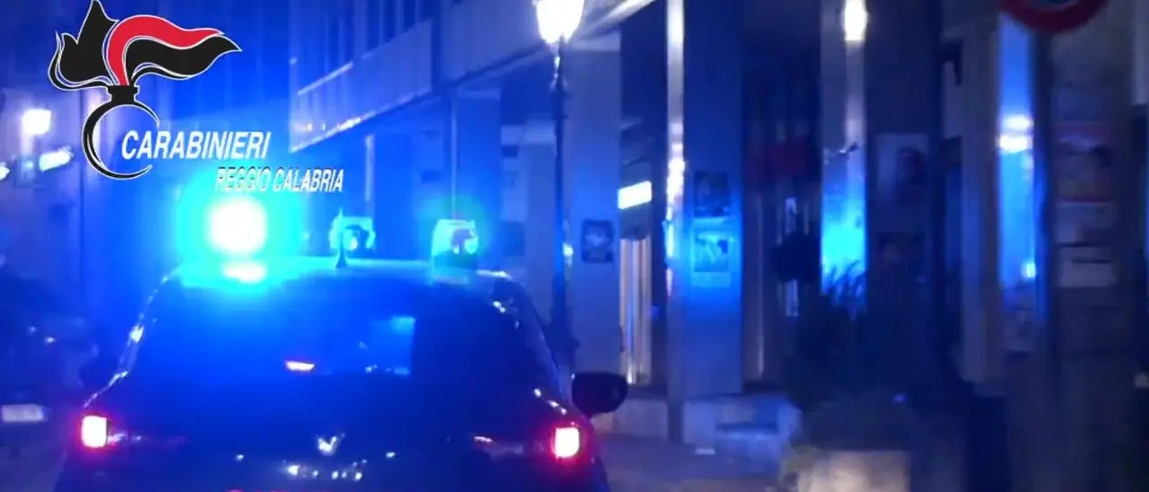 Perseguita l’ex compagna e le incendia l’auto nel Reggino: concluse le indagini