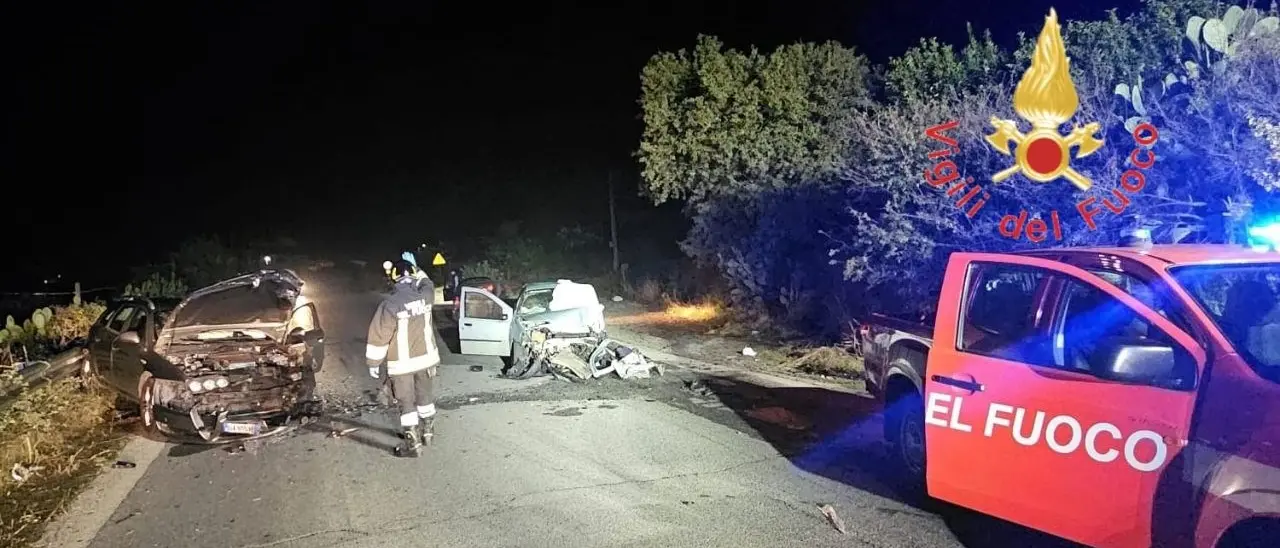 Incidente a Roggiano Gravina, muore un 23enne in uno scontro frontale tra due auto