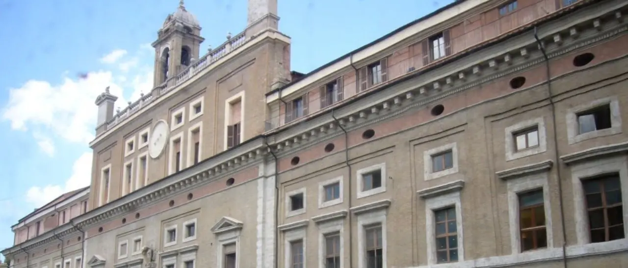 Il Ministero della Cultura come una telenovela: consulenze, amanti e insulti da quattro soldi