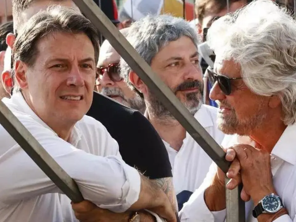 Dal rottamatore al rottamato: l’ultima rivoluzione del Movimento 5 stelle da Grillo a Conte