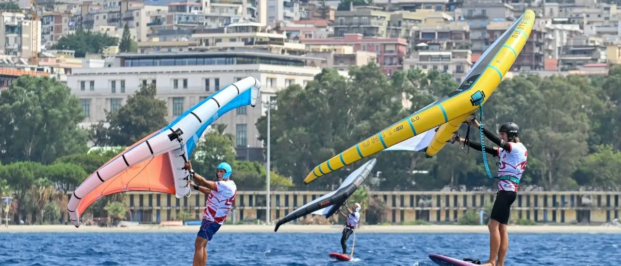 Il Wingfoil freeride conquista la Calabria: a Reggio ha preso il via il campionato italiano, tra adrenalina e inclusione