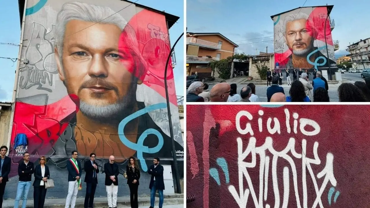 A Polistena l’inaugurazione del murale dedicato ad Assange scatena la bufera. L’opposizione tuona: «Un’offesa alla città»