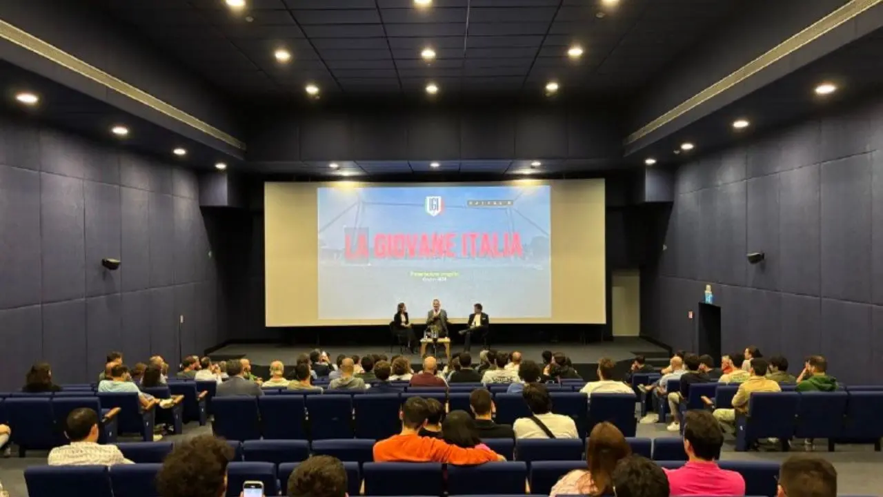 Unical, Federico Buffa racconta “La Giovane Italia”: «Nel calcio nel nostro Paese ci sono meno opportunità per i ragazzi»