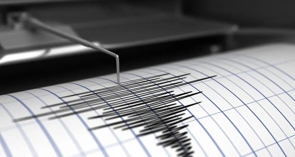 Dieci scosse di terremoto nella notte registrate ai Campi Flegrei: la più forte è di magnitudo 3.2\n