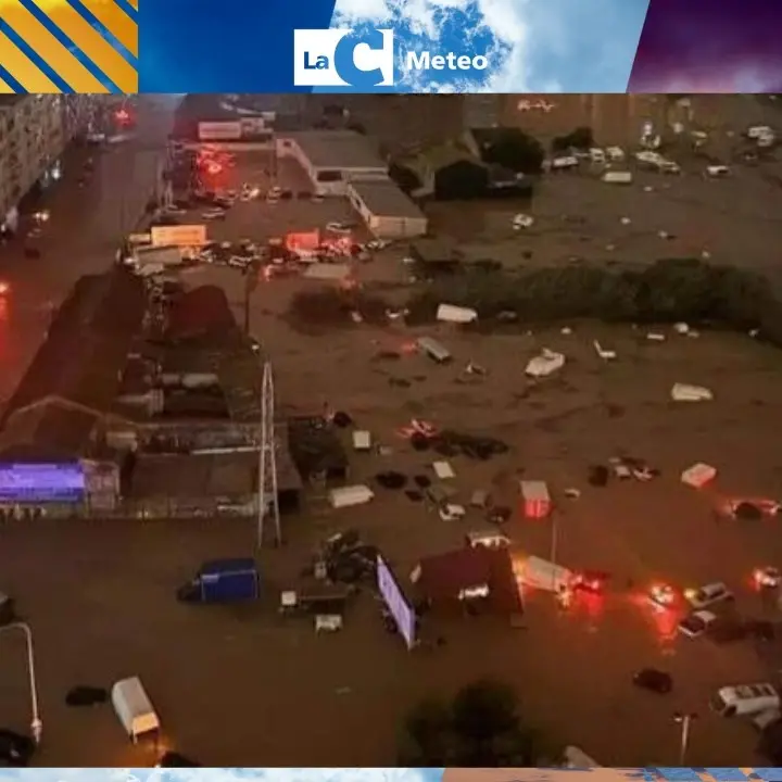 Piogge torrenziali e inondazioni devastano la Spagna: oltre 70 morti. Il governo mobilita l’esercito per il recupero dei cadaveri