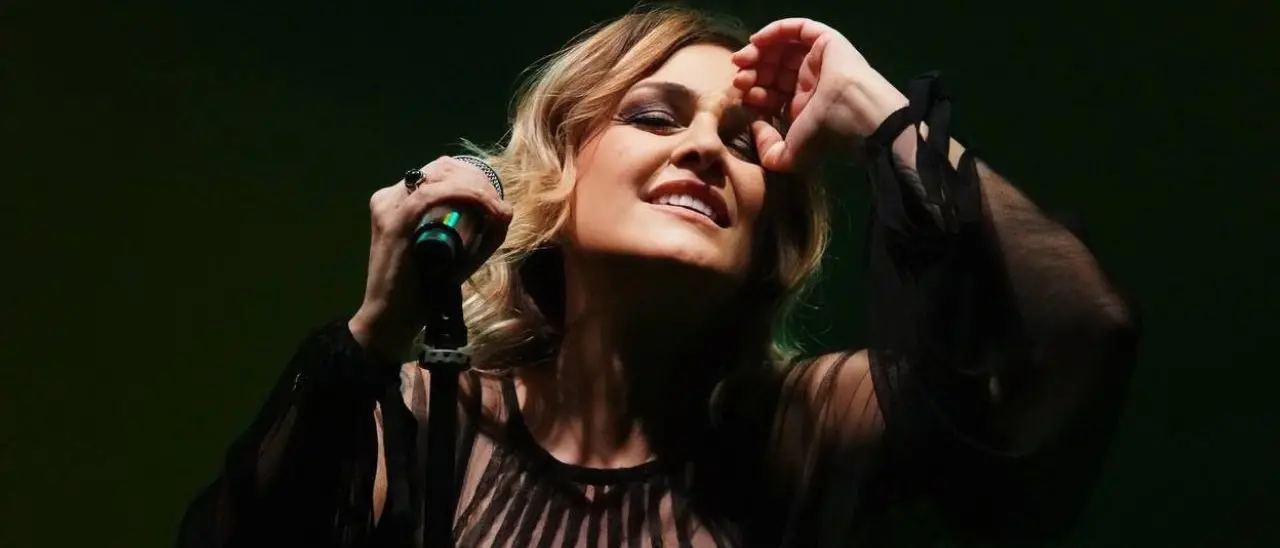 Irene Grandi da trent’anni è la nostra ragazza sempre: «Sono come il mio singolo: “Fiera di me”»