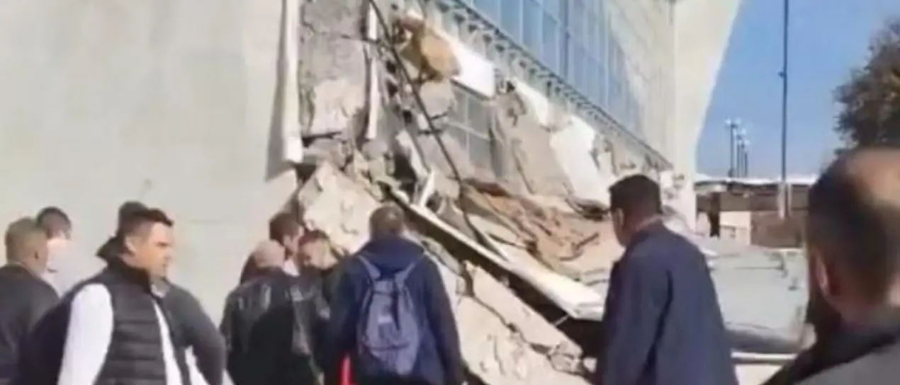 Serbia, crolla tettoia di una stazione: 14 morti. L’impianto era stato riaperto a luglio dopo i lavori di ristrutturazione