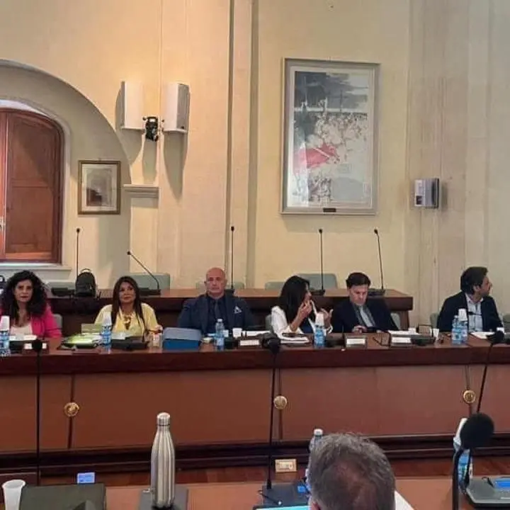 Corigliano Rossano, le opposizioni consiliari chiedono la destituzione del segretario generale Lo Moro\u00A0\n