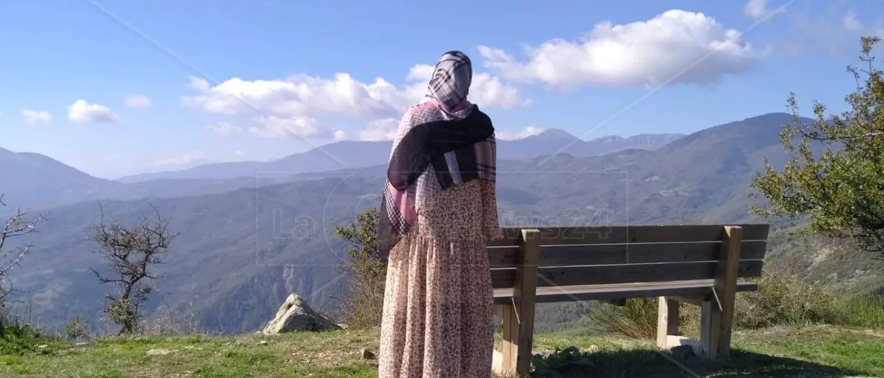 «Costretta a sposarmi e massacrata di botte»: in fuga dal terrore dell’Afghanistan arriva in Italia dopo 4 anni ma i suoi figli sono bloccati in Pakistan