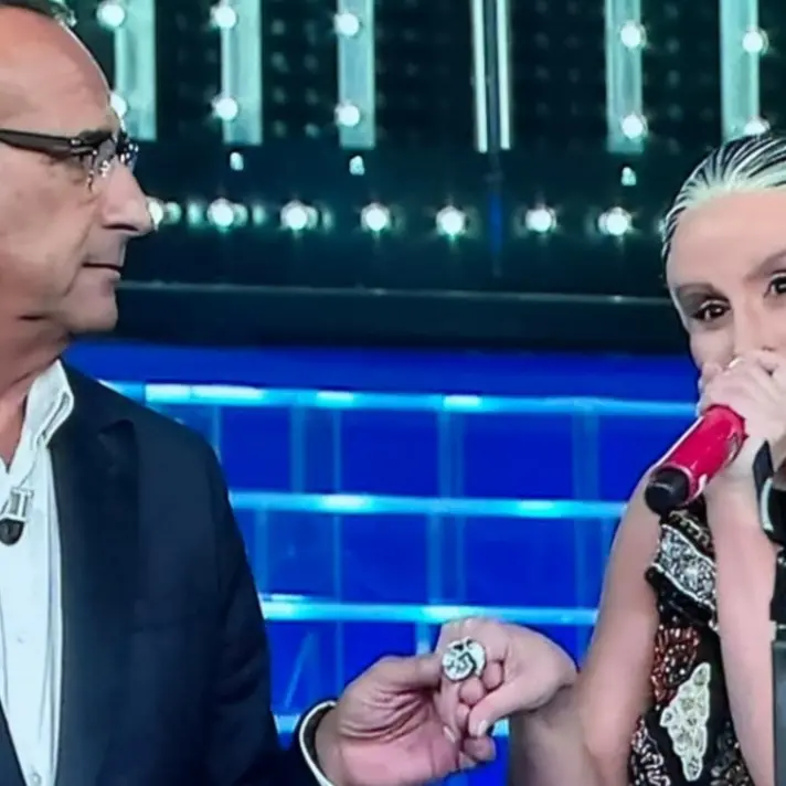 Verdiana conquista Tale e Quale Show: la cantante calabrese primeggia con un’intensa interpretazione di Anna Oxa