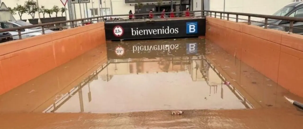 Megaparcheggio sotterraneo allagato a Valencia, i sub: «Ha 5.700 posti auto. È un cimitero, le vittime sono incalcolabili»