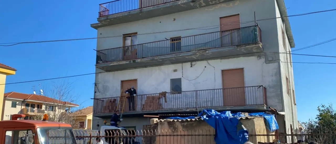 Corigliano Rossano, a Schiavonea torna l’occupazione migrante e cresce l’appello per soluzioni strutturate