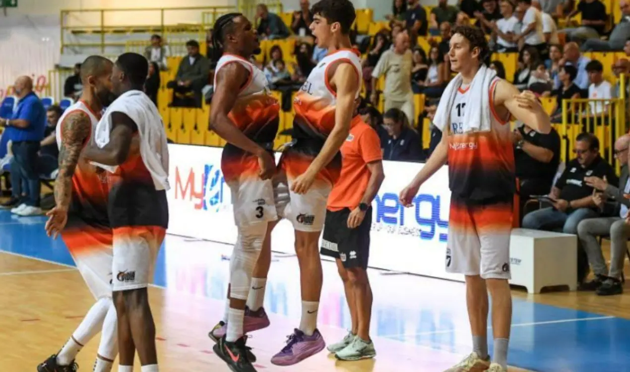 Basket, Viola sette bellezze chi ti ferma più? In Serie B, colpo esterno del Catanzaro\n