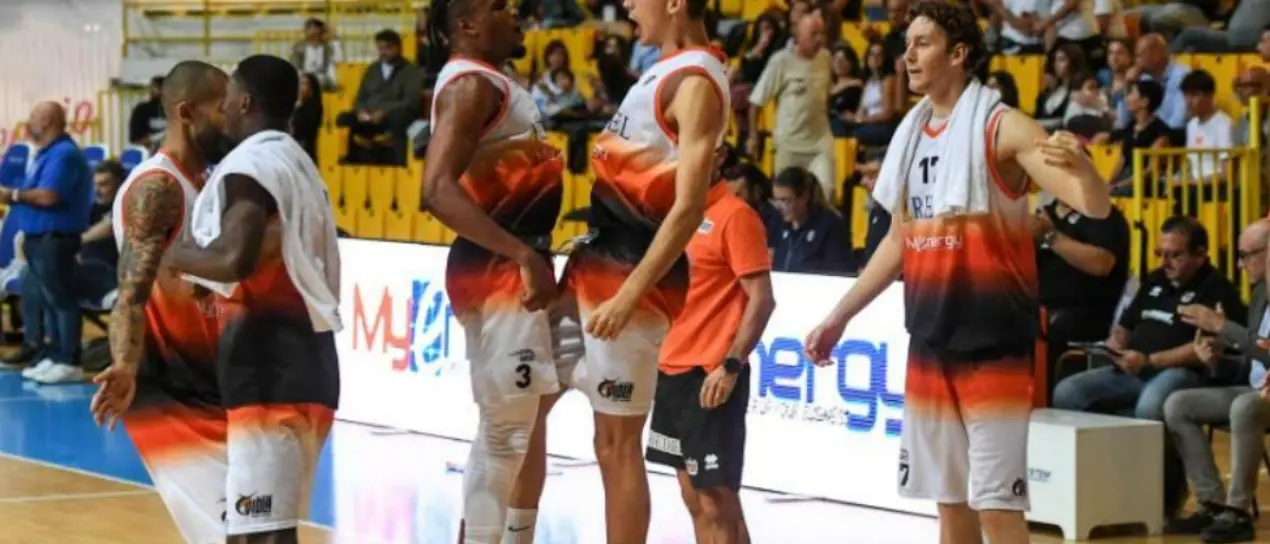 Basket, Viola sette bellezze chi ti ferma più? In Serie B, colpo esterno del Catanzaro\n