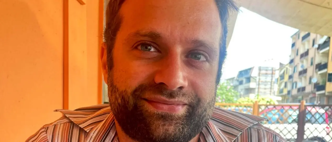 Dalla Sila all’Ecuador, la brillante carriera del giovane direttore finanziario Giuseppe Arnone: «Qui la mia vita è cambiata ma la Calabria resta casa»\n