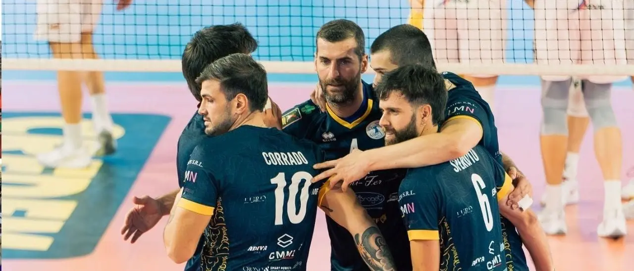 Pallavolo, la OmiFer Palmi perde con la capolista Ravenna e cambia allenatore. Carbone: «Abbiamo scelto Cannestracci»