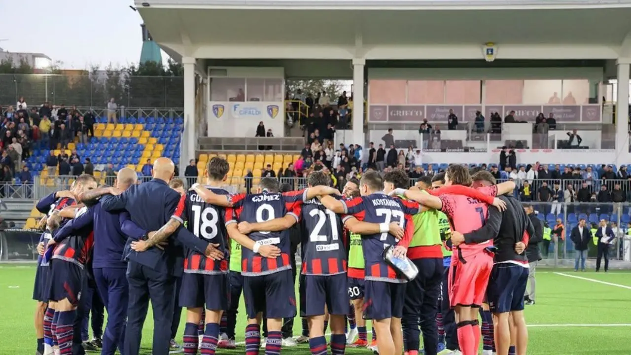 Tonfo Avellino, si rialza il Benevento. Il Crotone rallenta il Cerignola: il punto