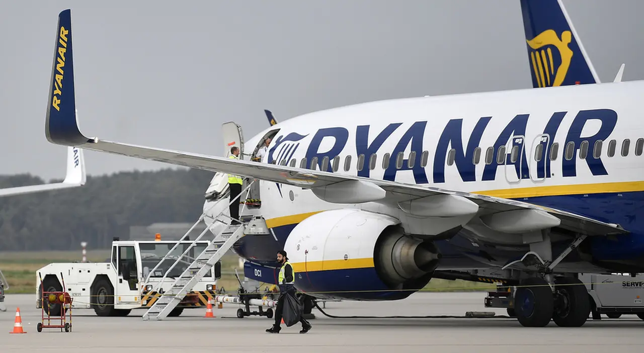 In arrivo cinque nuove voli Ryanair per l’estate 2025: «Calabria sempre più attrattiva»\n