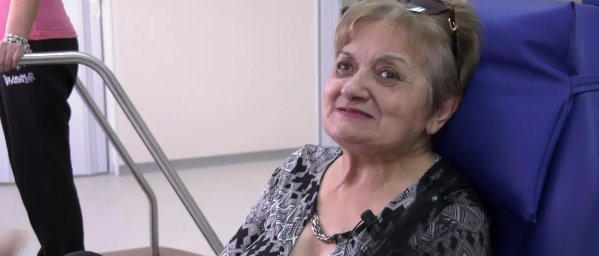 Da Roma alla Calabria per farsi curare, il messaggio di speranza di Filomena: «Felice di essere tornata nella mia terra, ho ancora tanta voglia di vivere»\n