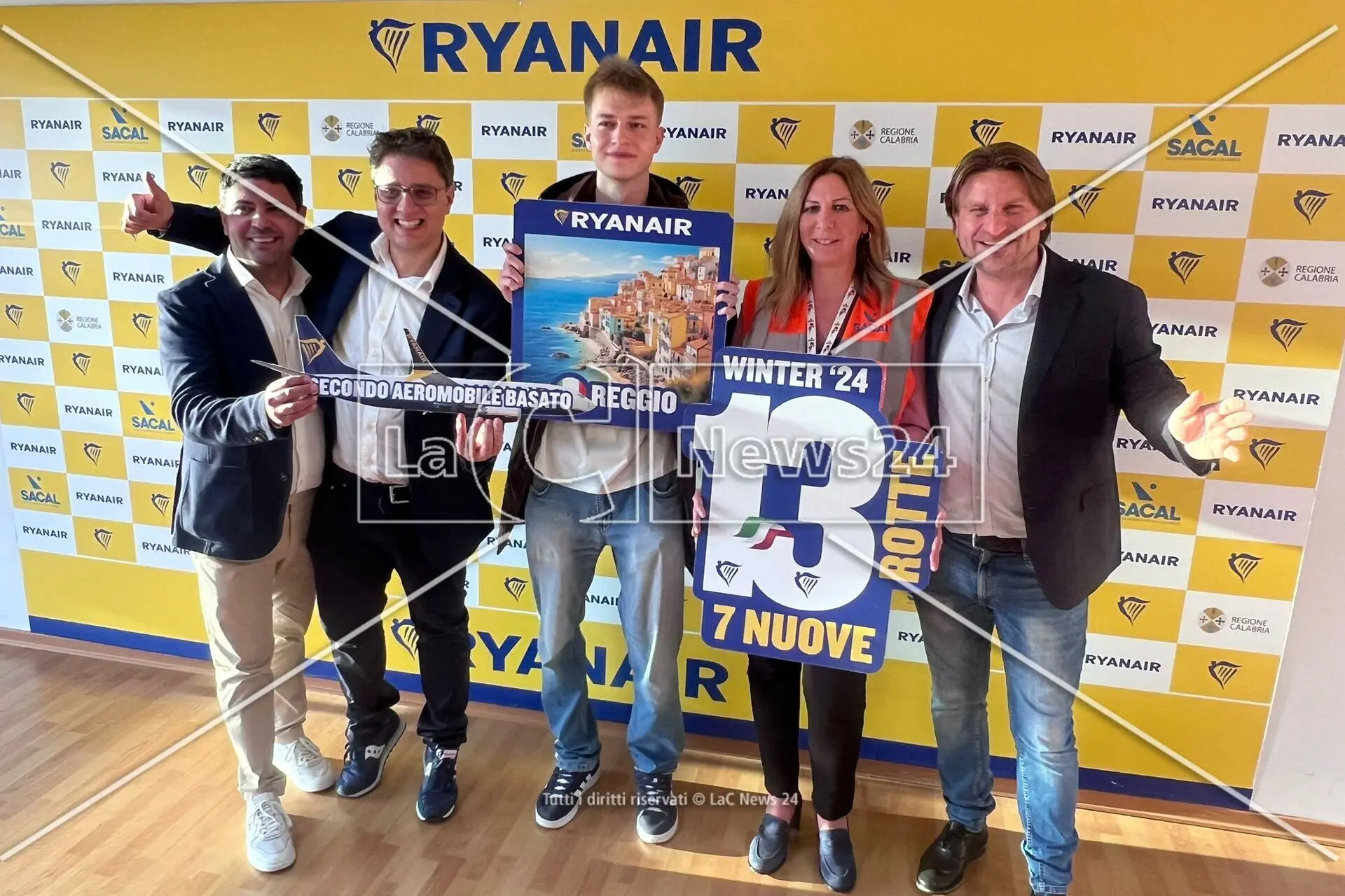 Ryanair celebra a Reggio Calabria 200mila passeggeri e inaugura 7 nuove rotte invernali con il secondo aereo basato\n