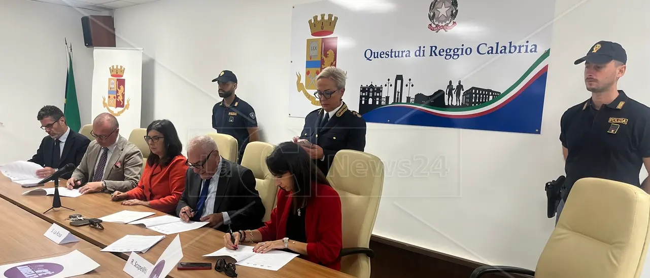 Presentato a Reggio il progetto \"C'è Angela?\":\u00A0i commercianti accanto alle donne vittime di violenza\n