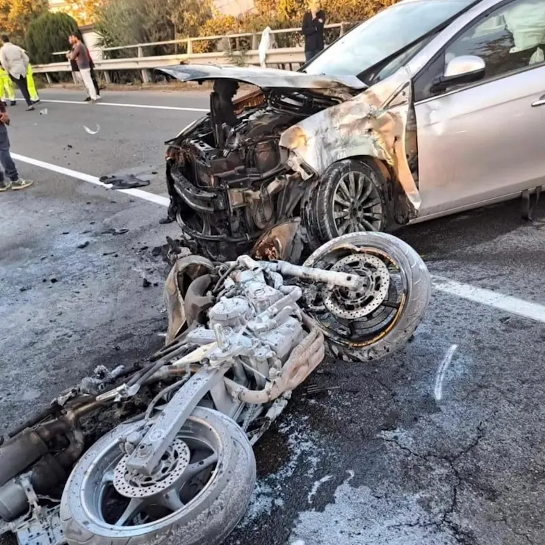 Incidente sulla\u00A0statale 106, lotta per la vita il figlio del motociclista morto sul colpo