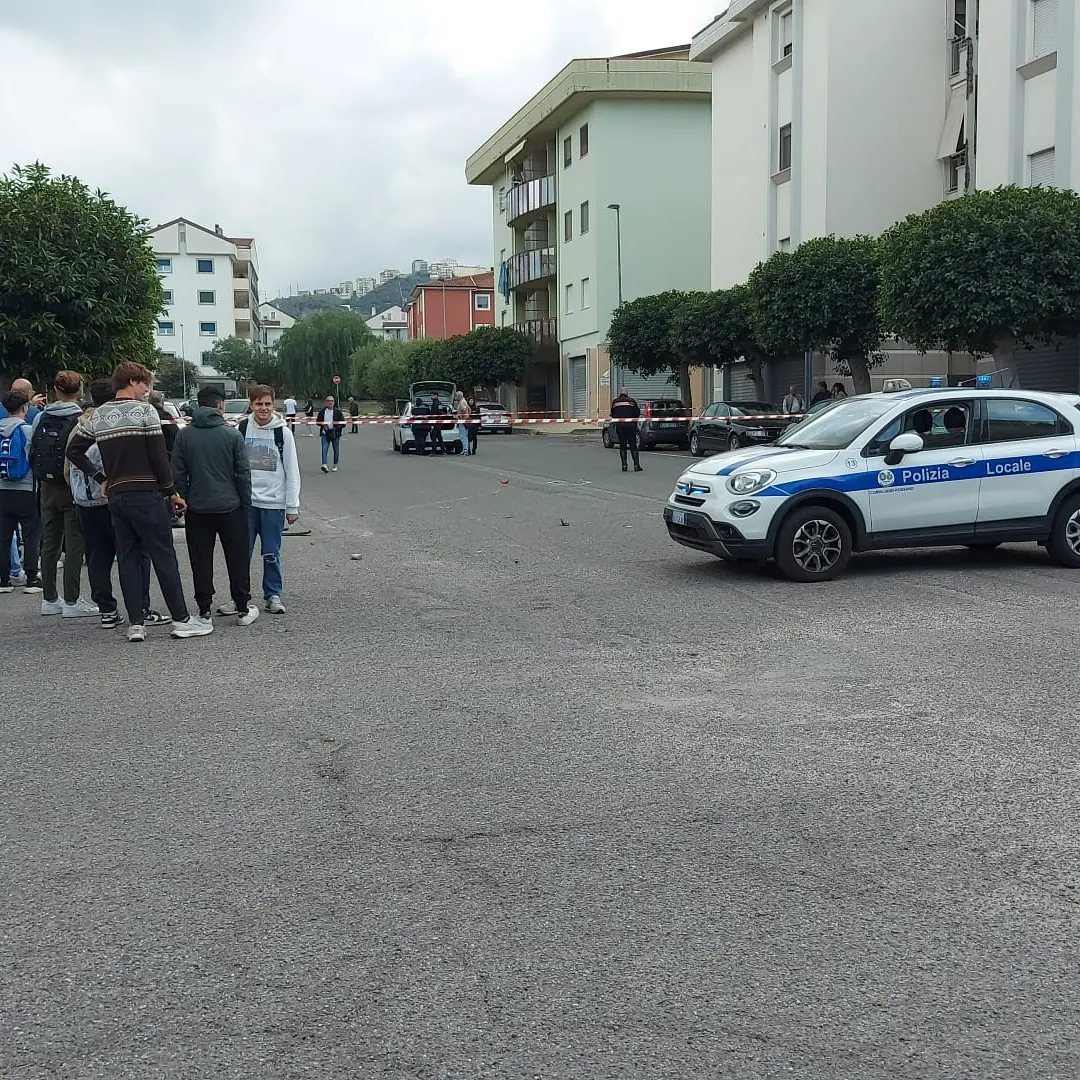 Scontro tra un’auto e una moto a Corigliano Rossano: ferito gravemente un giovane\n