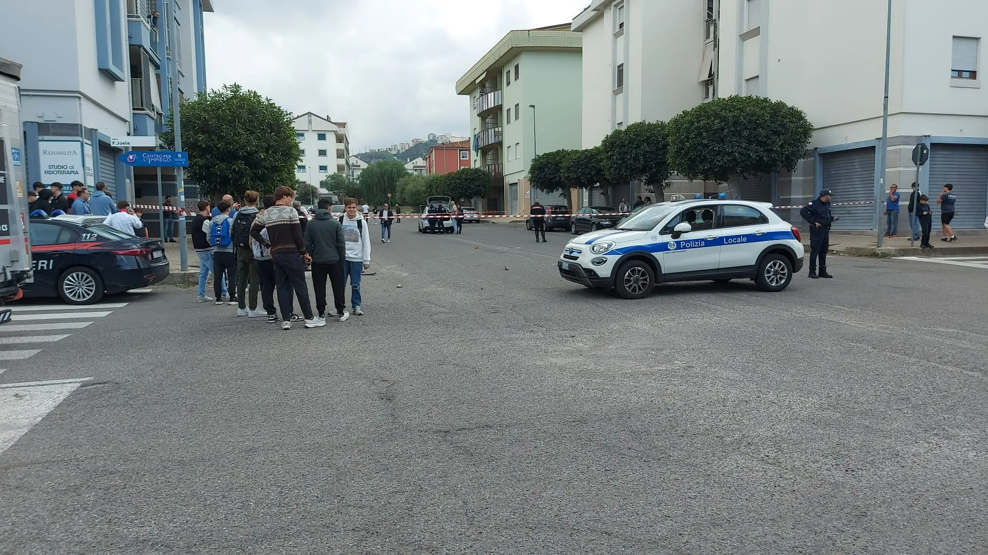 Scontro tra un’auto e una moto a Corigliano Rossano: ferito gravemente un giovane\n