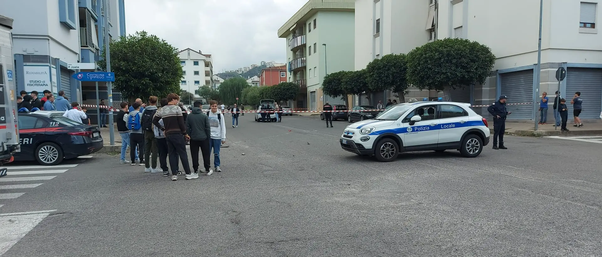 Scontro tra un’auto e una moto a Corigliano Rossano: ferito gravemente un giovane\n