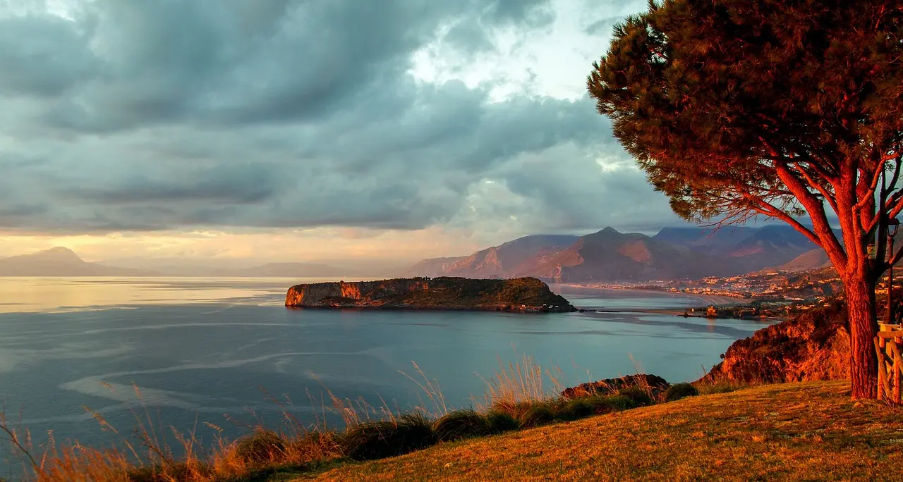 Calabria nascosta: 4 luoghi da visitare in autunno con la propria auto\n