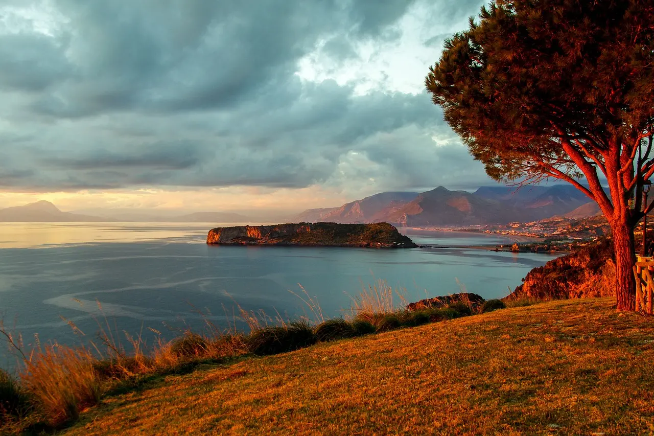 Calabria nascosta: 4 luoghi da visitare in autunno con la propria auto\n