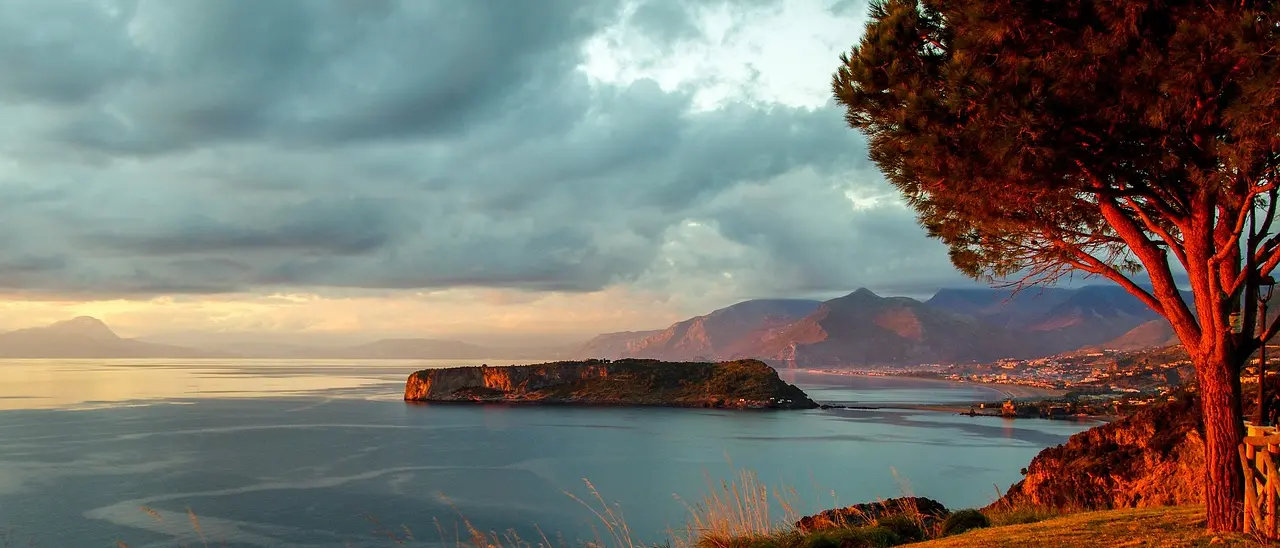 Calabria nascosta: 4 luoghi da visitare in autunno con la propria auto\n