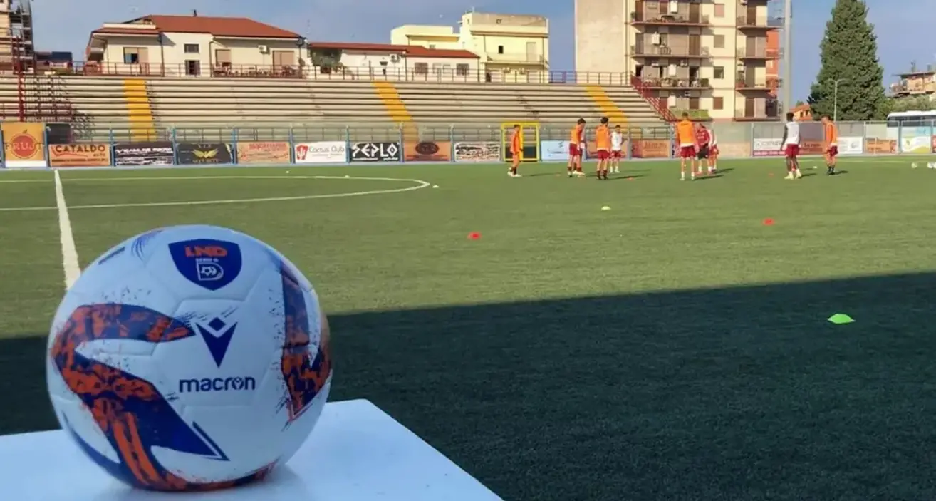 Tre calabresi su quattro in trasferta: Reggina e Vibonese vogliono approfittare del big match tra Scafatese e Siracusa