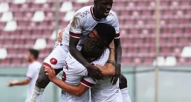 Coppa Italia Serie D, missione compiuta per la Reggina: gli amaranto stendono l’Acireale 2-1 e superano il turno