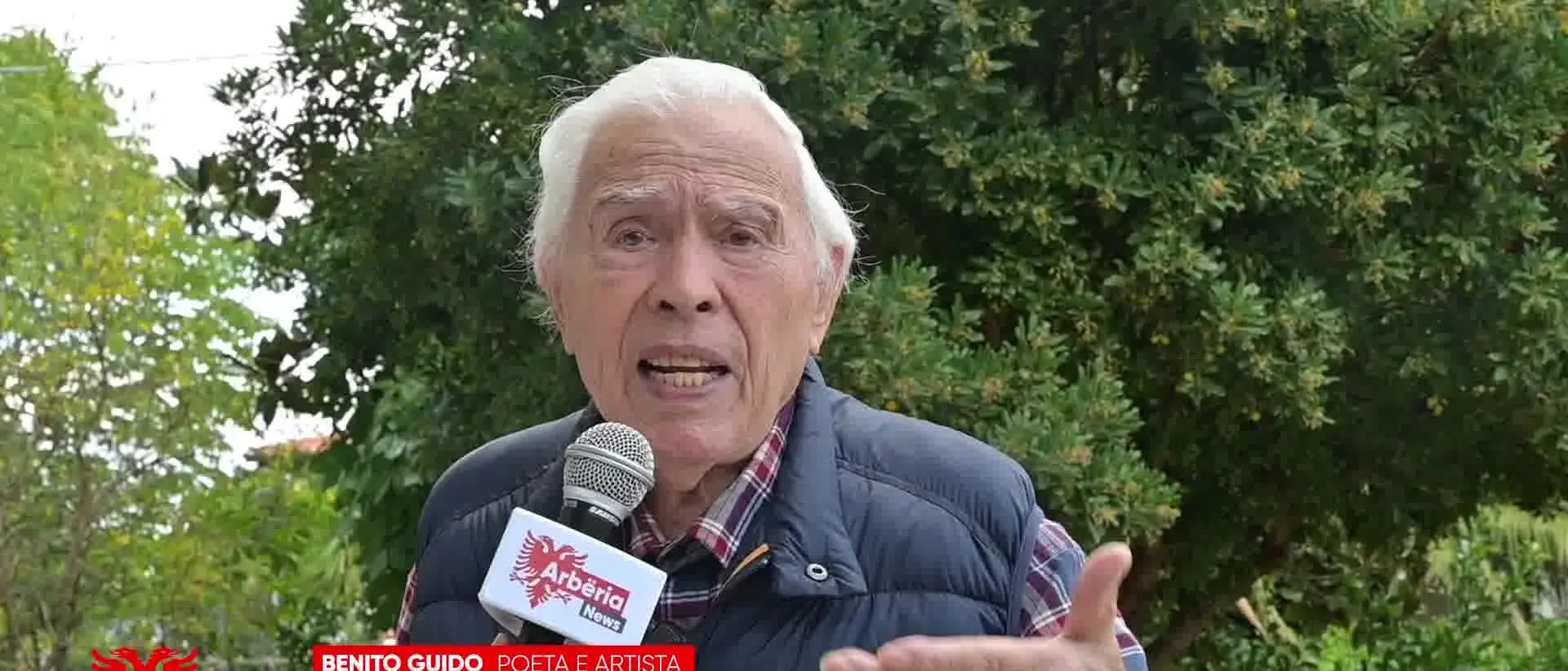 A 90 anni con i suoi versi trasmette e fa rivivere una cultura millenaria: ecco uno degli ultimi poeti arbëreshë