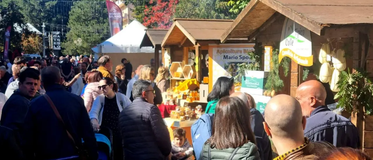 Degustazioni, musica e trekking nei boschi, a Camigliatello oltre 140mila visitatori per l’Autunno in Sila\n