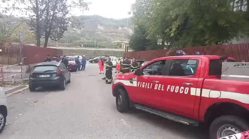 Tragedia a Cosenza, presunto ladro di rame muore folgorato in una cabina elettrica