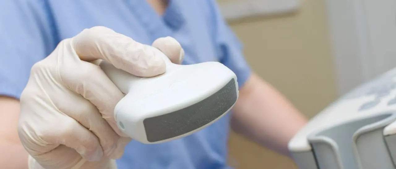 Prenotare un’ecografia? A Catanzaro è impossibile: «Risentiamoci tra 10 giorni». Agende chiuse nonostante il divieto del Governo