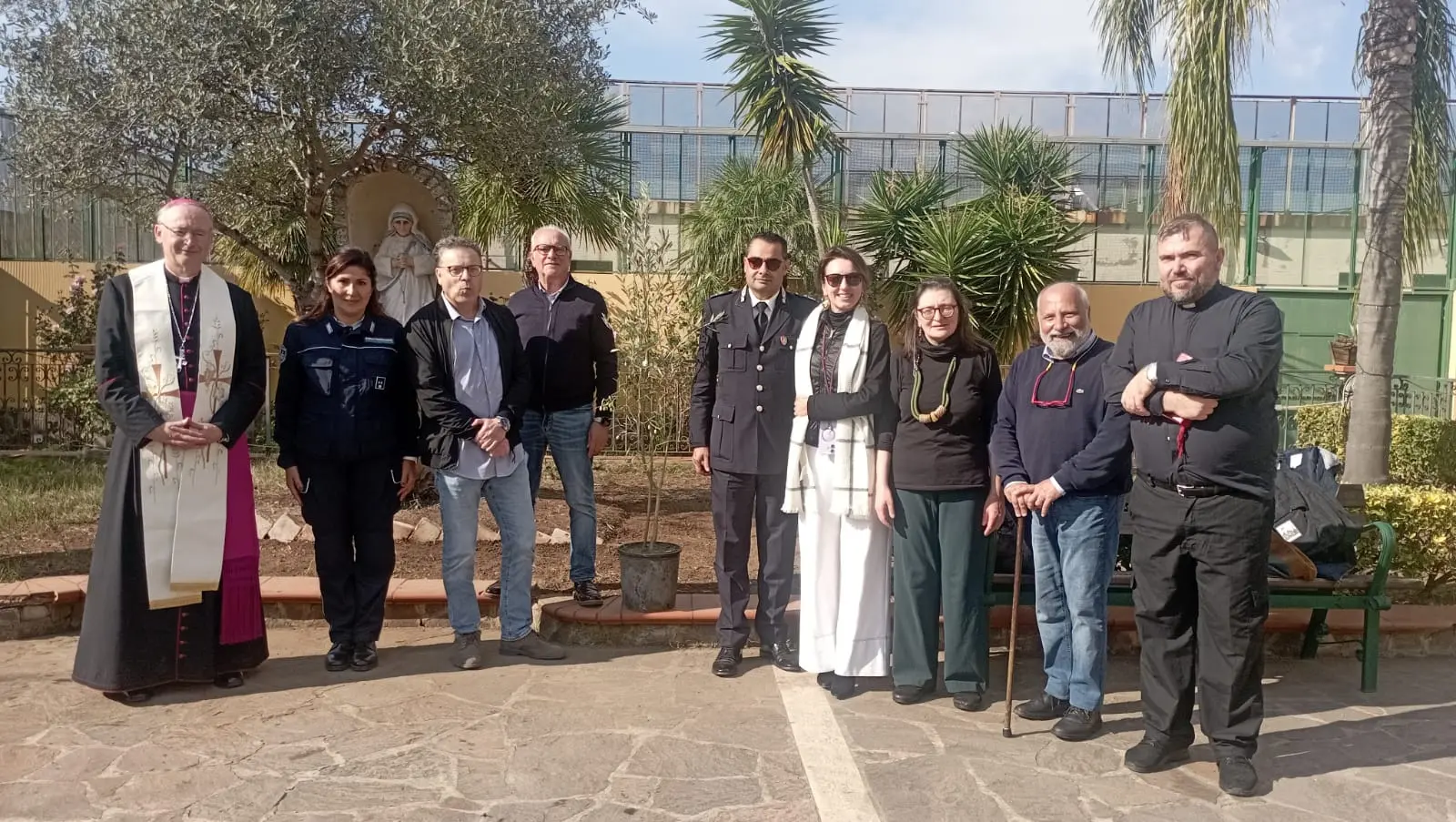 L’olivo bianco della Madonna messo a dimora dai detenuti del carcere di Palmi.\n«Simbolo di riconciliazione e rinascita»\n