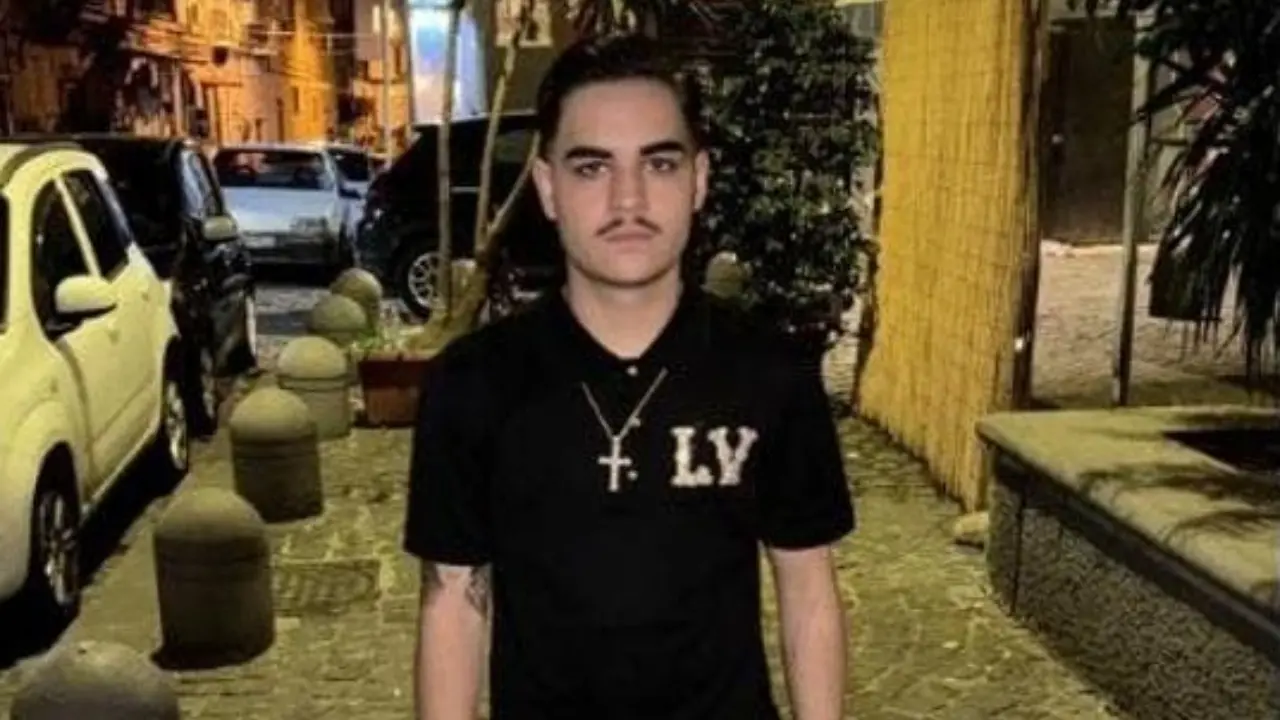 Diciottenne ucciso a Napoli, fermato il cugino 19enne che avrebbe esploso il colpo «per errore»\n